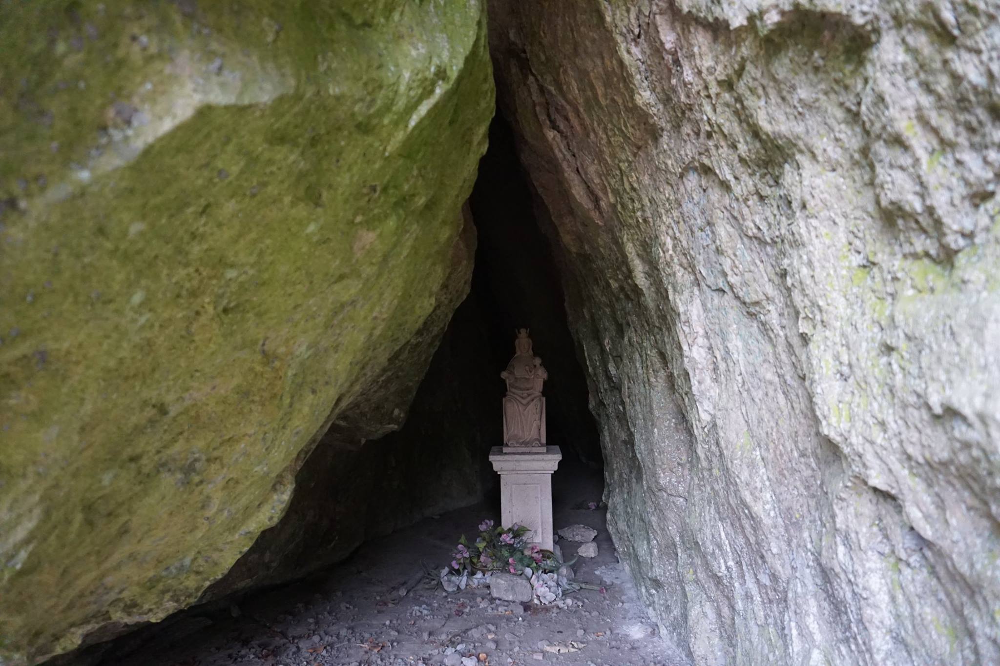 Cueva de la Virgen de la Peña