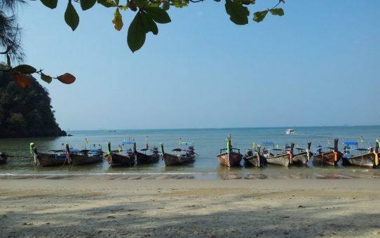 Volando a Krabi: Playa de Ao Nang
