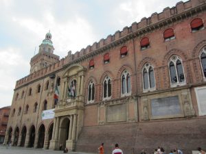  Palacio de Accursio de Bolonia