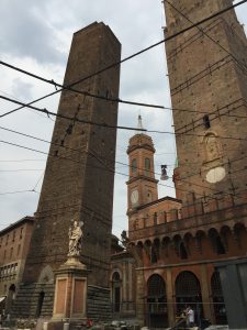 Dos torres de Bolonia