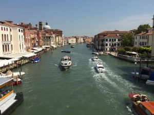 Canal grande desde el puente Degli Scalzi