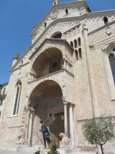  Cattedrale di Santa Maria Assunta en Verona