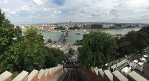 Vistas desde el funicular Budavári Sikló en Budapest