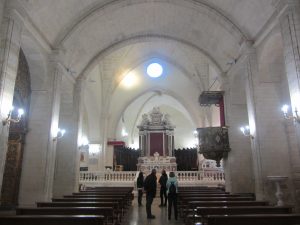 Interior iglesia Castersardo