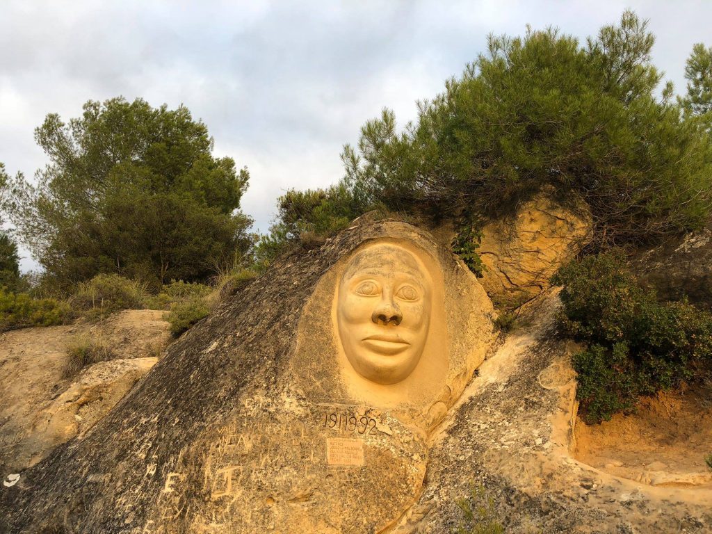 La Monja, ruta de las caras