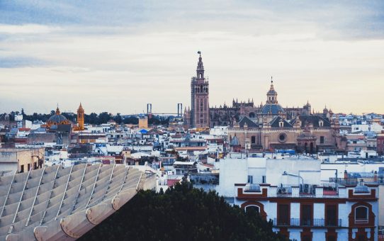 ¿Qué color tiene Sevilla? Descúbrelo!!